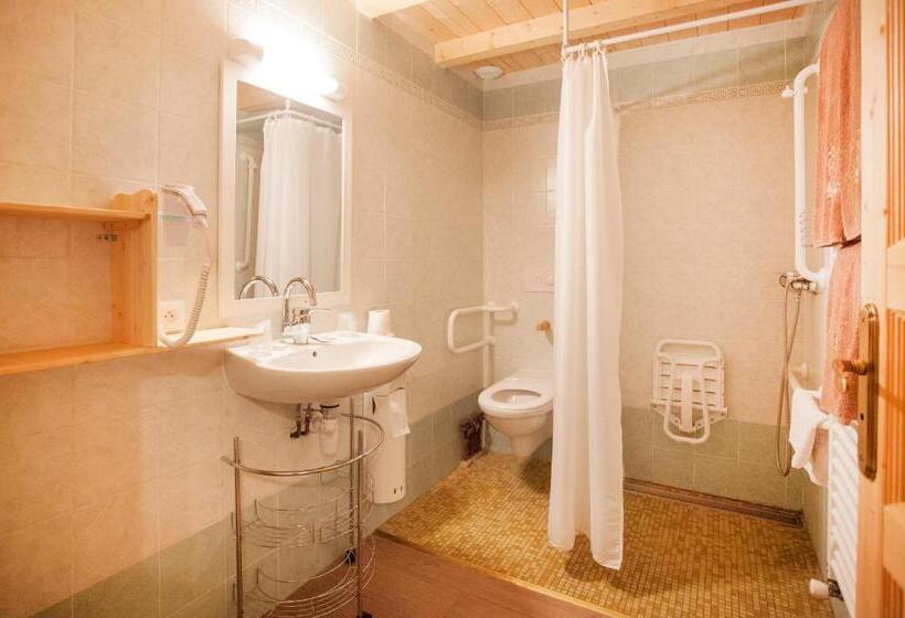 Номер Стандарт Трехместный, Hôtel La Vanoise