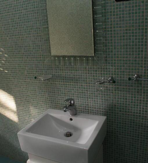 اتاق لوکس با چشمانداز دریا, Sunshine Guesthouse Dhermi