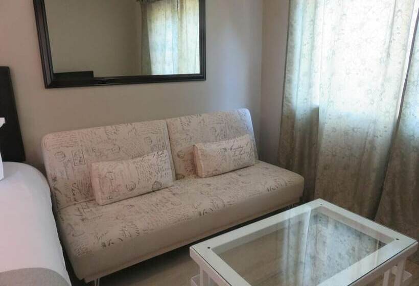 Номер Deluxe, Milas Place