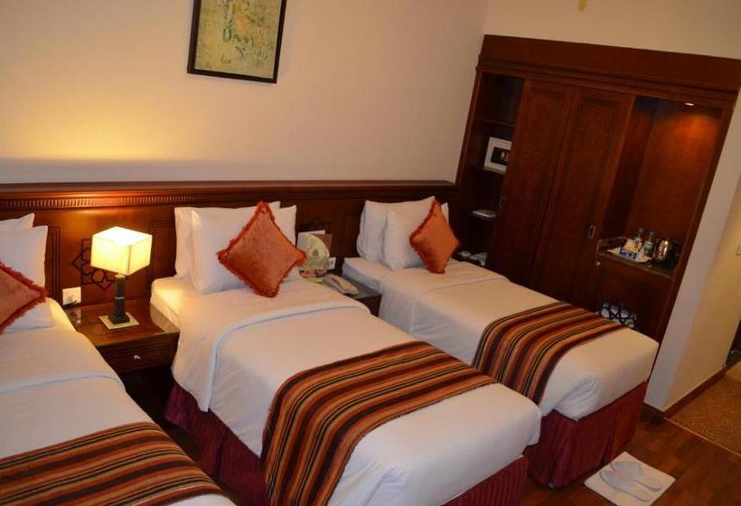 חדר סטנדרט לשלושה, Rotana Al Mesk
