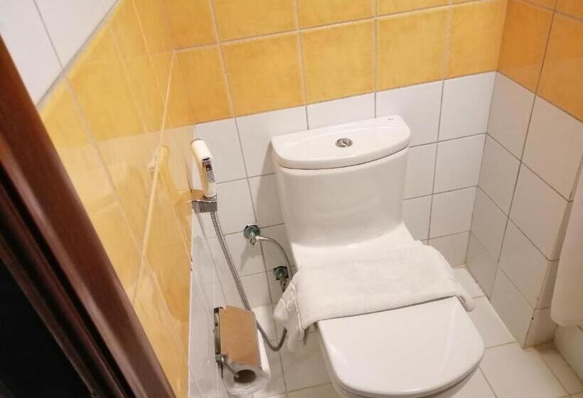 חדר סטנדרט לארבעה, Rotana Al Mesk