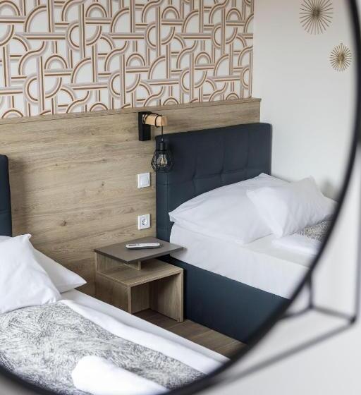 اتاق استاندارد, Autohof 171 Hotel Hegyeshalom