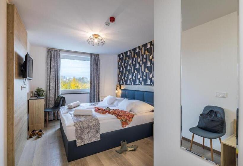 اتاق استاندارد, Autohof 171 Hotel Hegyeshalom