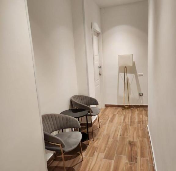 اتاق استاندارد با بالکن, B&b Mini Hotel Incity Close Train Station And Port