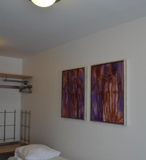 标准三人间, Bb Hotel Aarhus Havnehotellet