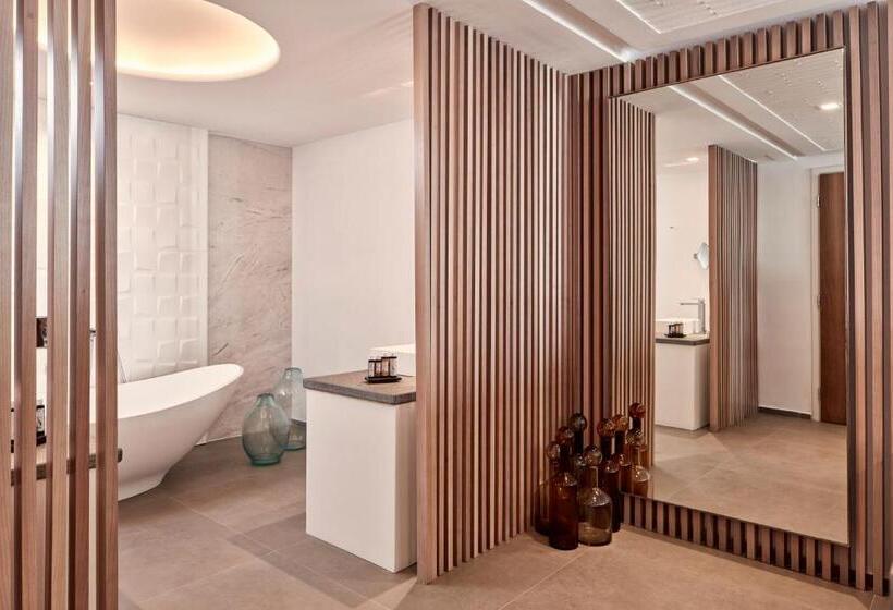 Полулюкс с Бассейном, Myconian Korali Relais & Chateaux