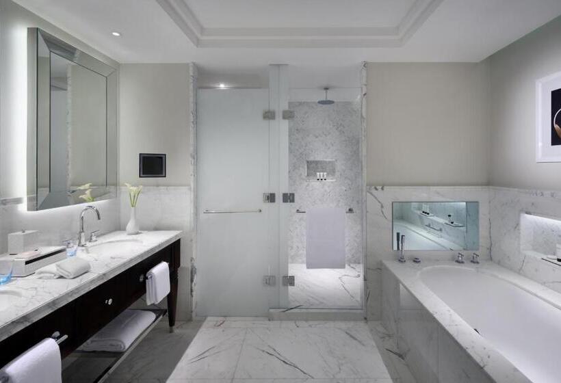 Клубный номер с видом, Kempinski The Boulevard Dubai