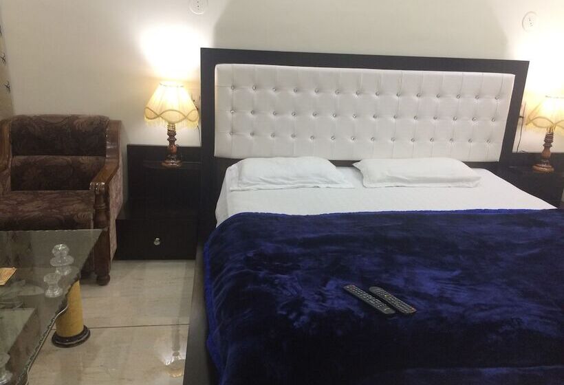 Номер Deluxe, Platinum Plaza