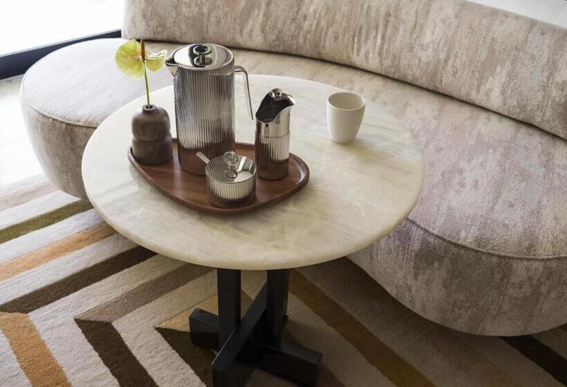 Standard-huone Queen-vuode, Thompson Palm Springs, By Hyatt