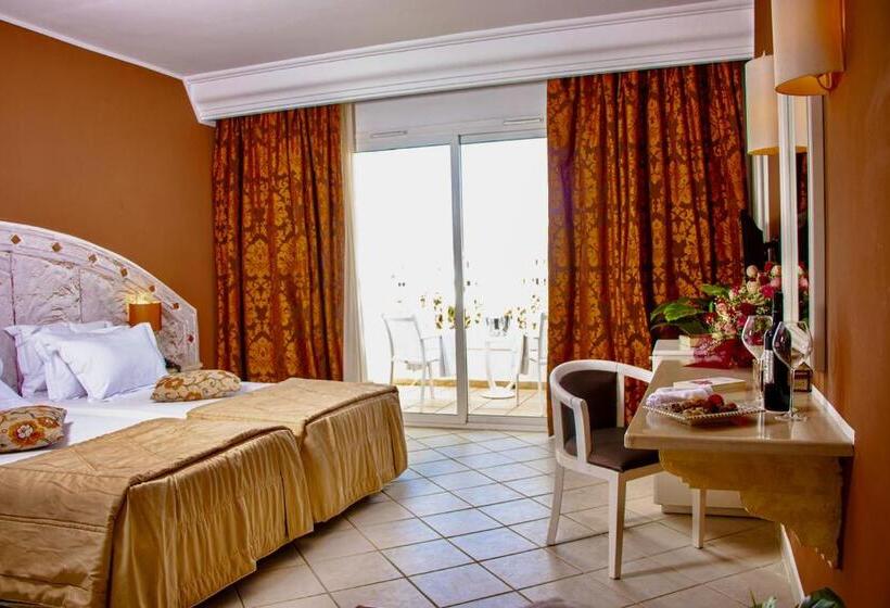 Chambre Quadruple Deluxe, Cap Bon Kelibia Beach Hotel & Spa