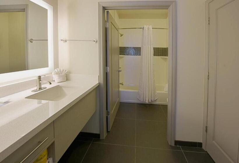 Люкс Адаптированный для Инвалидов, Staybridge Suites   Little Rock   Medical Center, An Ihg