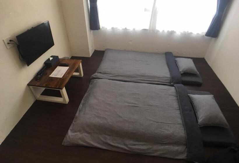 اتاق استاندارد سه نفره, Guest House Golden Mile Hostel
