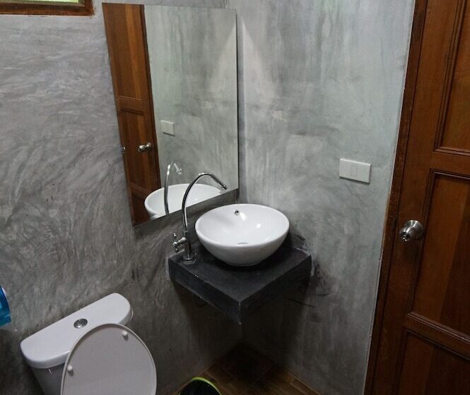 سرير فى غرفة مشتركه, Pk Hostel