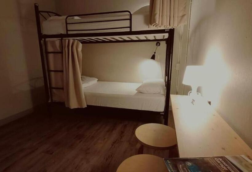 Номер Стандарт Четырехместный Совместный Санузел, Sattahiptale Boutique Guesthouse & Hostel