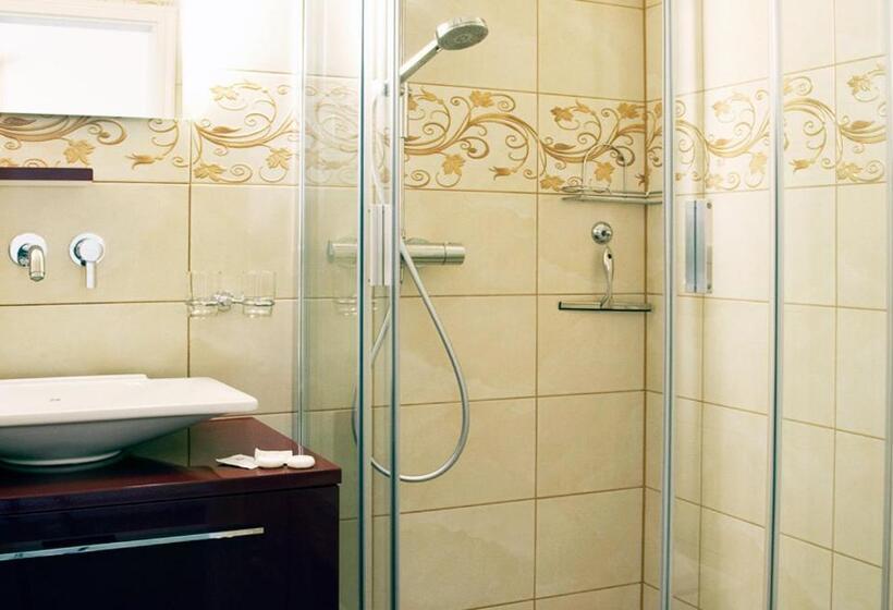 标准三人间, Strandhotel Buckow Resort & Spa Gut Hotels See