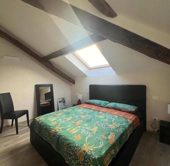 Семейный Номер, Il Lupo E Il Filosofo B&b