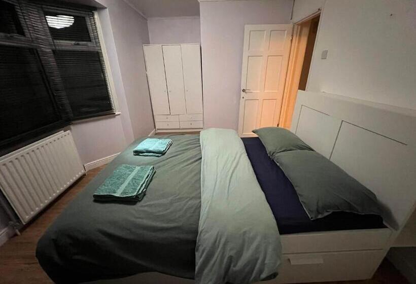 标准间, Room In Dartford