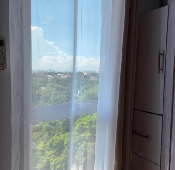 스위트 도시 전망, Paradise Realm Condotel