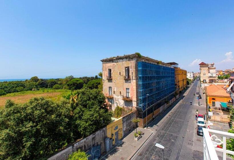 اتاق لوکس با بالکن و چشمانداز دریا, Vesuvius Palace Apart