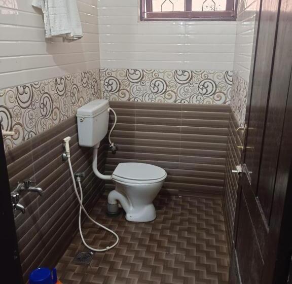 标准三人间, Sree Balaji Hotel   Lodge