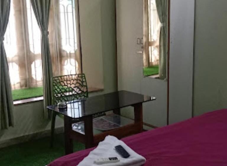 디럭스 룸, Mayurika Inn Bhubaneswar