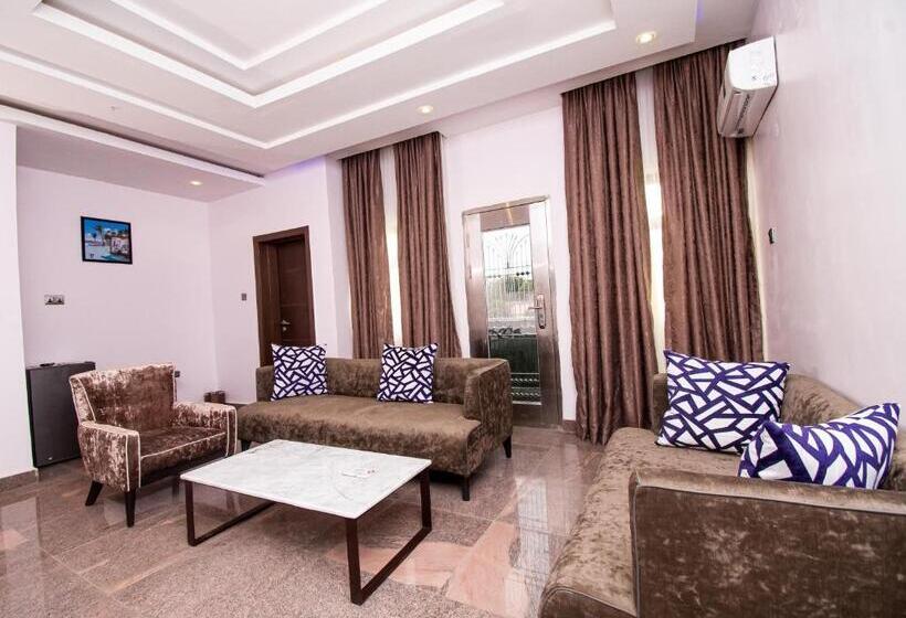 اتاق خانوادگی, Marchforte Courtyard Hotel & Suites
