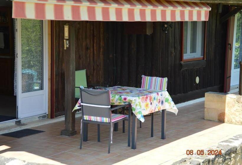 Номер Стандарт, Le Chalet Des Contries