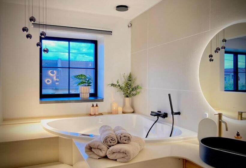 家庭套房, La Grange Vorsen Logement Privatif De 100m2 Avec Bain Balnéo, Cabine Infrarouge, Jacuzzi