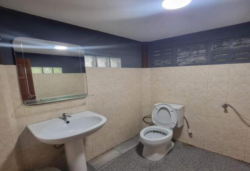 디럭스 룸, Metathsana Resort