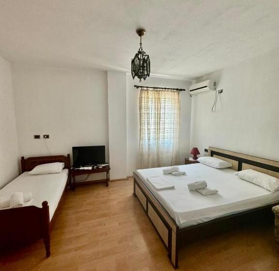 베이직 3인 룸, Guest House Sofa