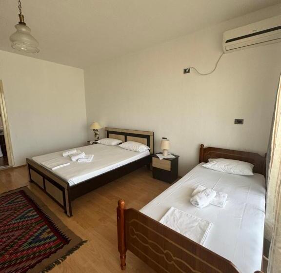 스탠다드 트리플 룸, Guest House Sofa
