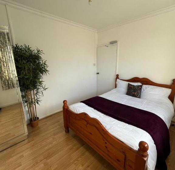 Номер Стандарт, Superb Guest House Close To London 02