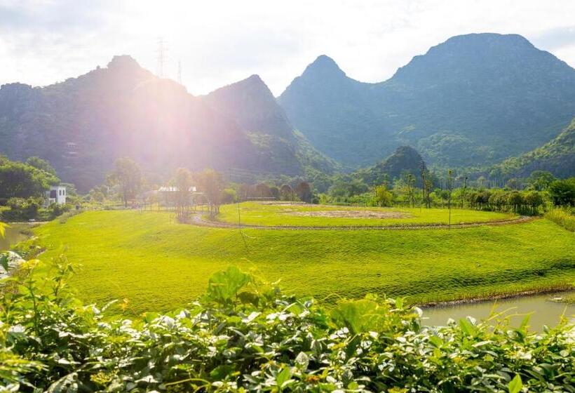 Трехместный Номер Стандарт с Балконом, Guilin Peach Blossom Bay