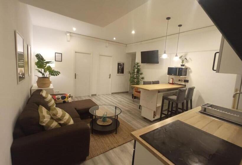 Номер Стандарт Совместная Ванная, Private Rooms On Tamarit Street