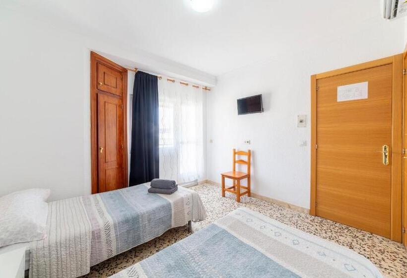 اتاق لوکس, Hostal Moya