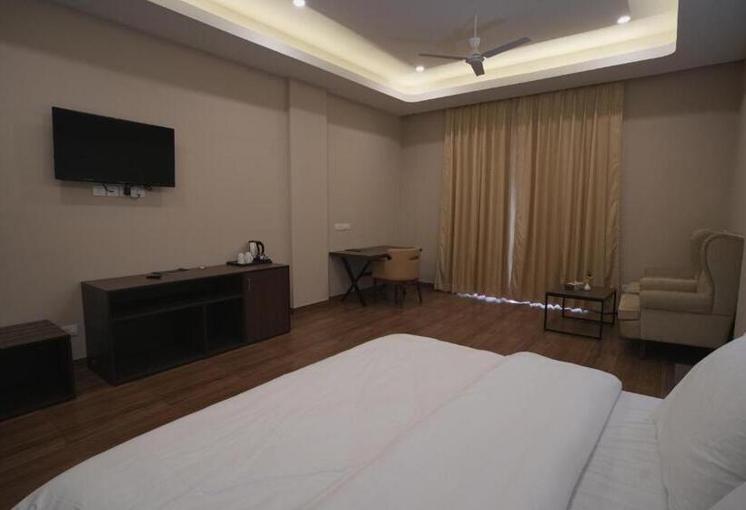 Номер Deluxe, Tdi Club Retreat Sector 110
