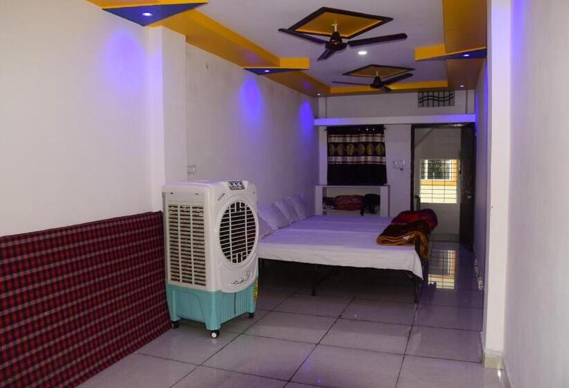 Семейный Номер, Gurudham Guest House