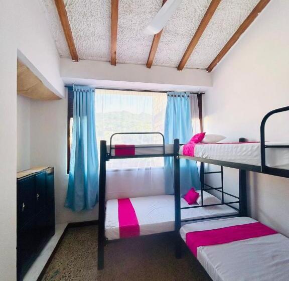 Четырехместный Номер Стандарт, Casa Hotelgitanos