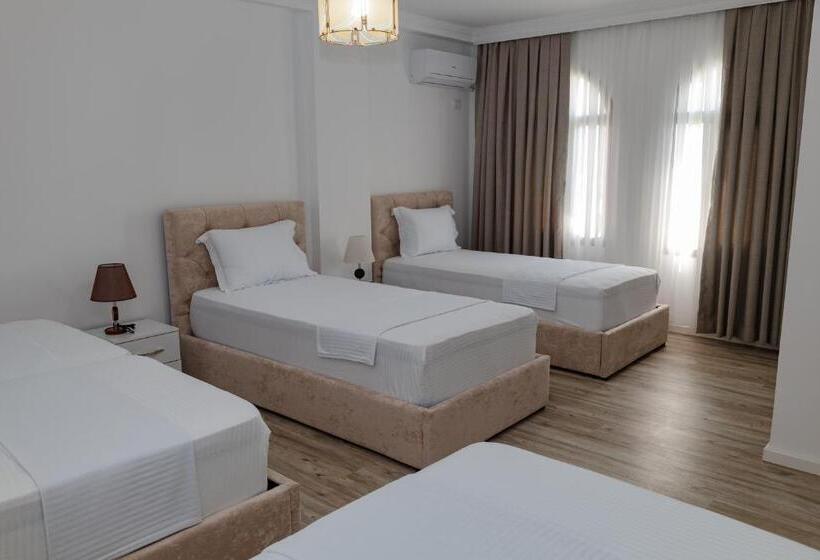 经典四人房间, Riviera Hotel City Center