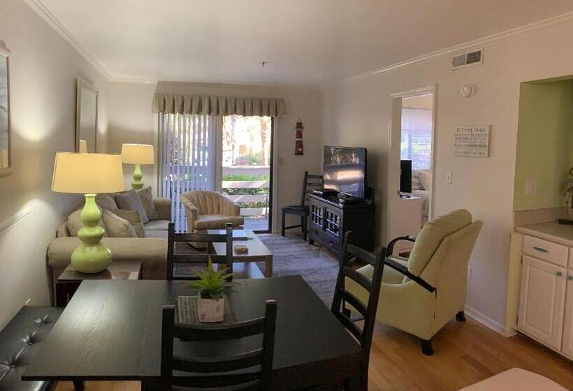 Апартаменты 1 Спальня Нижний Этаж, Beautiful Hilton Head Condo, Steps From Ocean, 1st Floor, 2bd / 2ba, And More!