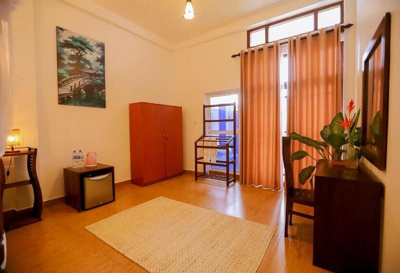 اتاق لوکس با بالکن, Nibbana Mirissa