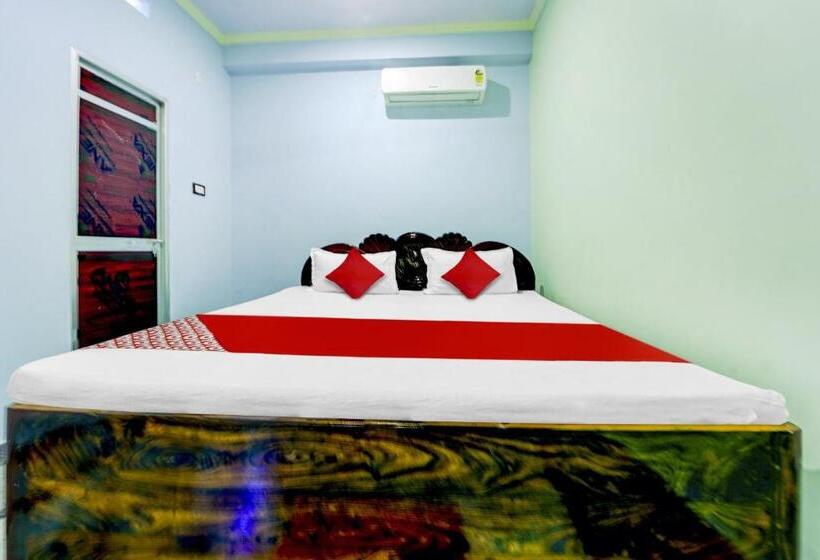 Трехместный Номер Классика, Oyo Flagship Laxmi Marriage Hall Restaurant And Guest House