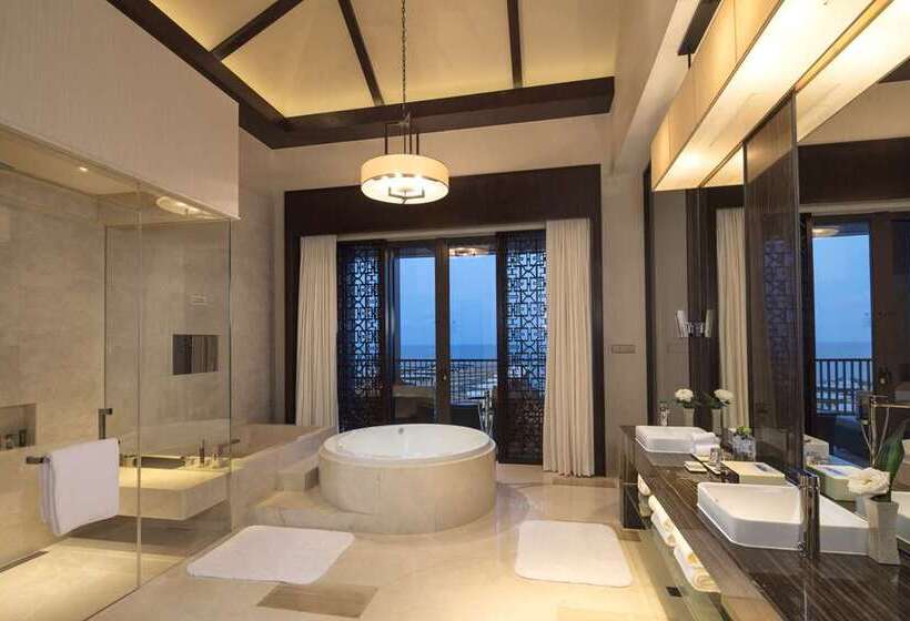 Президентский Люкс, Grand Hotel Des Sablettes Plage, Curio Collection By Hilton