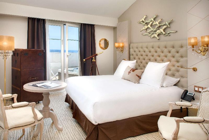 Классический Номер, Grand Hotel Des Sablettes Plage, Curio Collection By Hilton