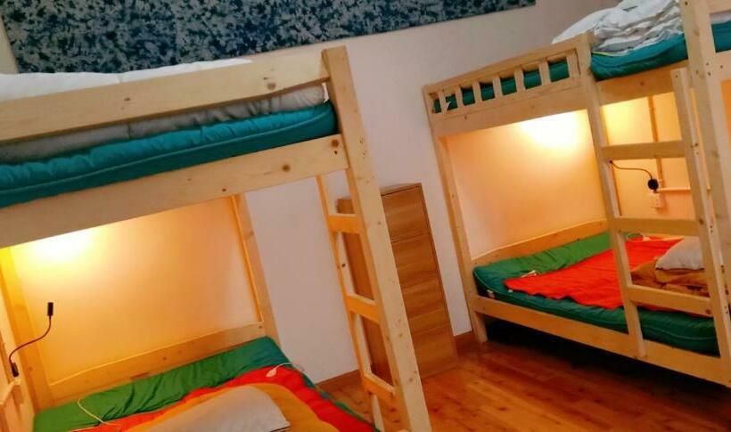 Кровать в Общей Комнате, The Moon Bird Hostel