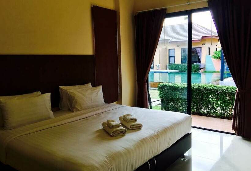 Номер Стандарт Вид на Бассейн, Green Adamas Resort Chumphon