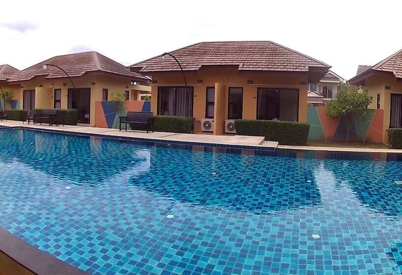 Номер Стандарт Вид на Бассейн, Green Adamas Resort Chumphon