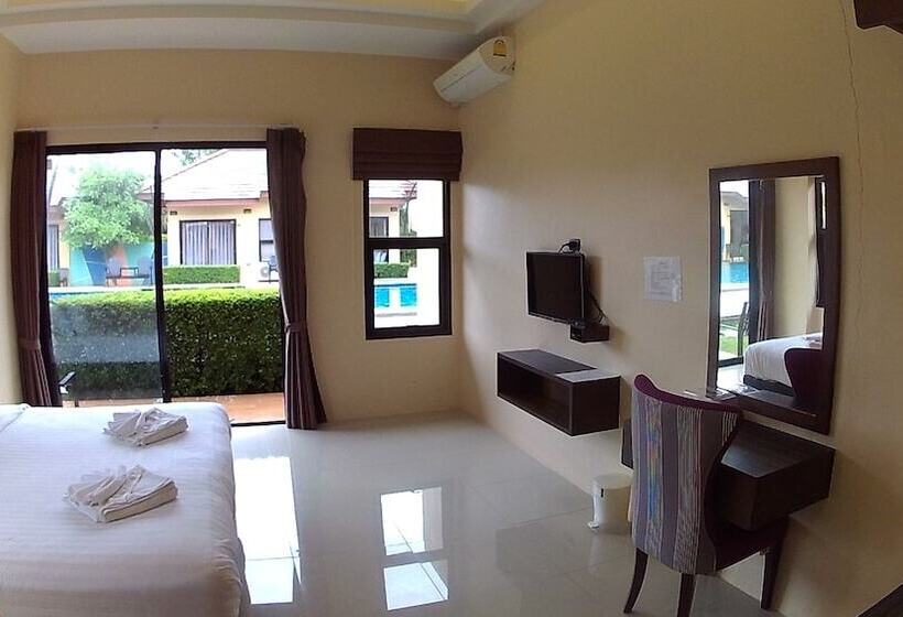 Номер Стандарт Вид на Бассейн, Green Adamas Resort Chumphon