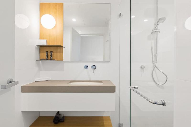 带大床的标准工作室, Mantra Hotel At Sydney Airport