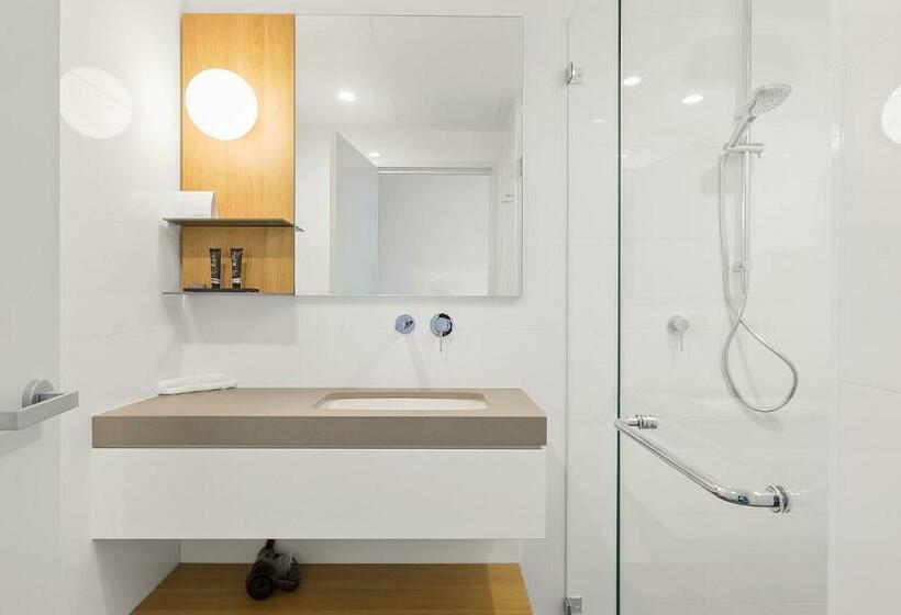 带大床的标准工作室, Mantra Hotel At Sydney Airport